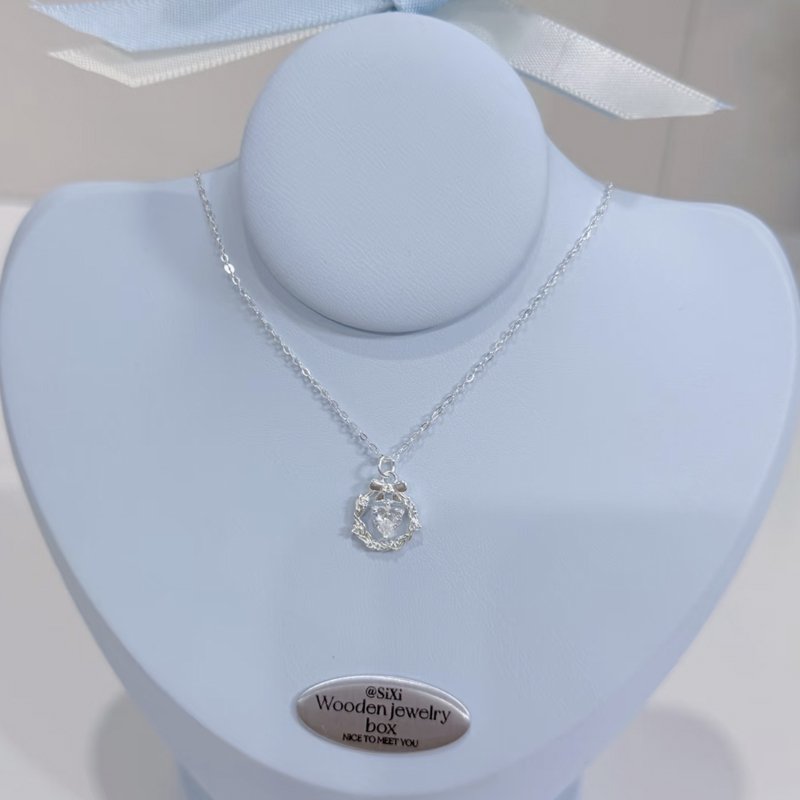 S999 Heart Wreath Necklace - Image 4